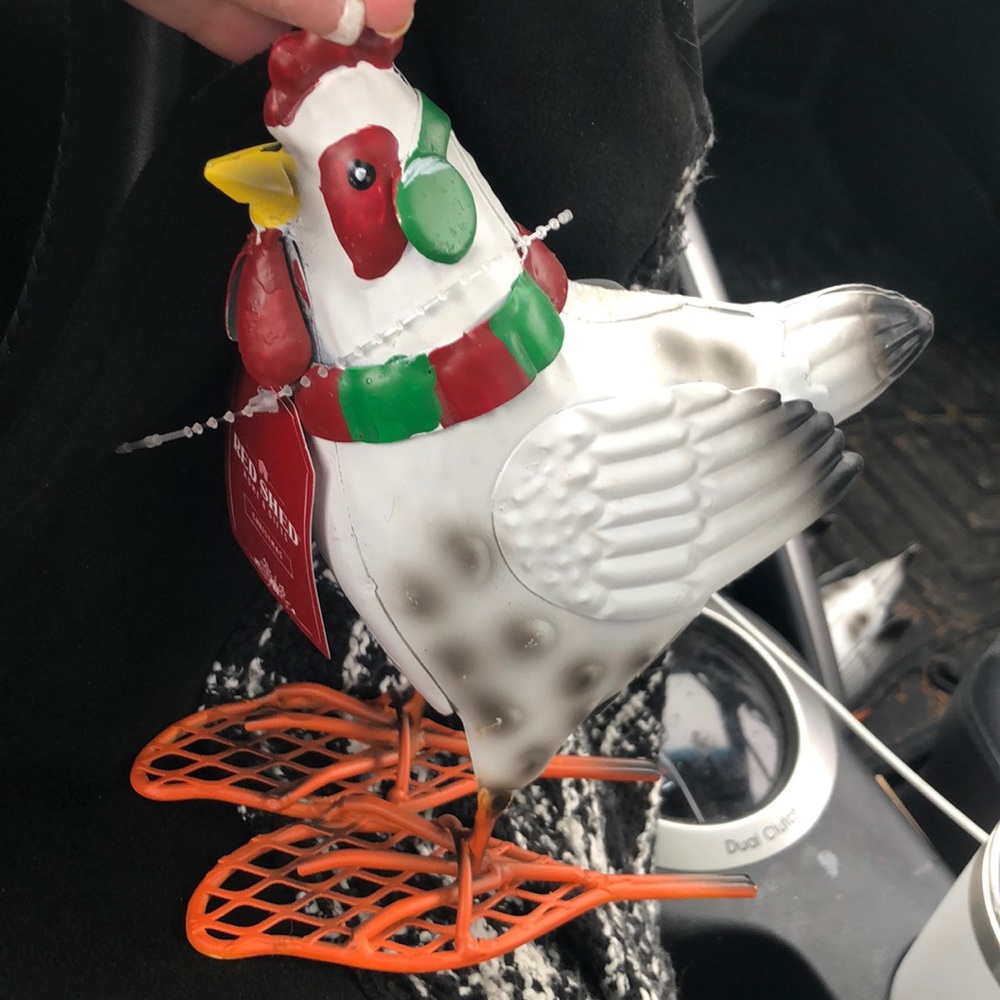 ❤️🐔Adorable metal decor Rooster with Snowshoes❄️NWT